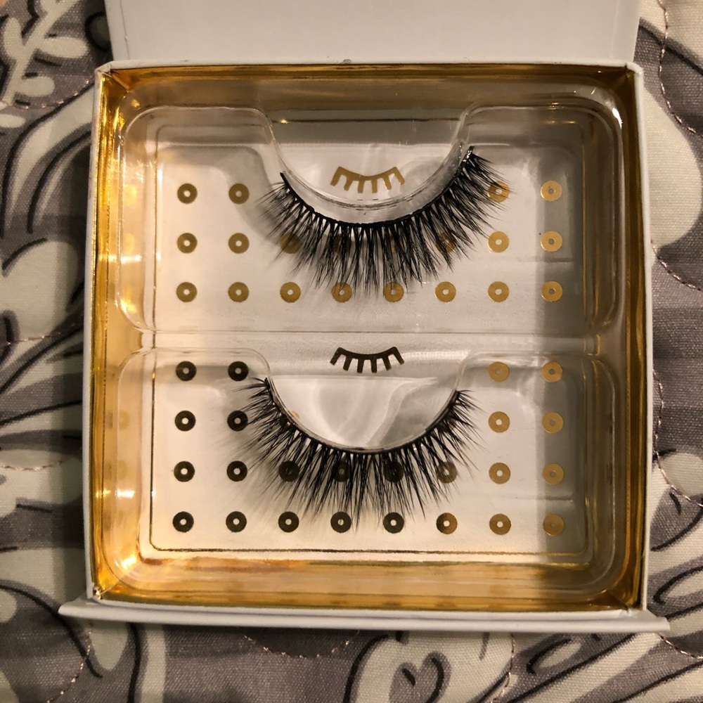 NIB! Battington Monroe Silk Lashes, MSRP $28